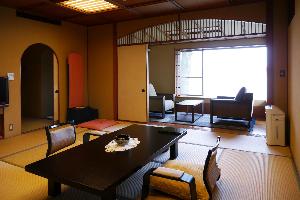 展望風呂付離れ客室『石斛（せっこく）』（本間）