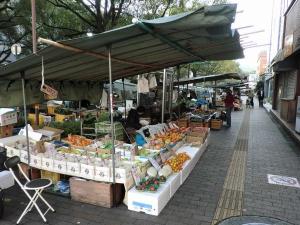 ホテルのすぐ近くで木曜日に開催される「木曜市」