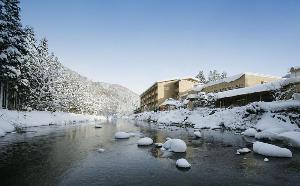 豊沢川から見た、志だての全景