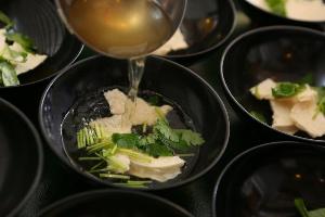 朝食一例（八戸せんべい汁）