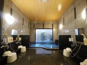 ☆男女別ラジウム人工温泉大浴場☆お湯は柔らかい肌触りで、疲労回復に効果があります。