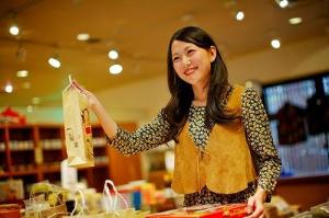 売店では多くのお土産を取り揃えております。