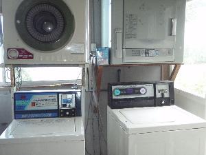 コインランドリー（有料）・全自動洗濯機2・乾燥機１