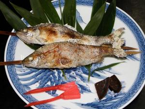 癖がなく焼き立てホカホカの美味しさは格別です！晩秋から初夏までの川魚「あまご塩焼き」