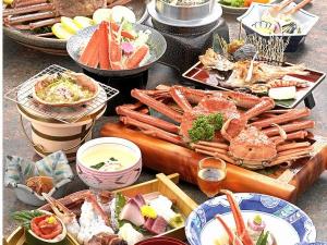 【デラックスかに会席】冬の味覚の王様『ズワイガニ』を贅沢に盛り付けた蟹尽くし料理！卸市場のベテラン目利きが厳選した“活蟹”をご賞味ください♪