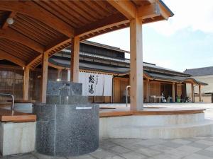 温泉街の中心にある総湯には無料で楽しめる足湯もあり、そぞろ歩きの休憩に最適♪当館からは徒歩２分。