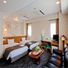 当ホテルで一番広いお部屋となる、デラックススウィートルームです。当館には２種類の室タイプがございます。記念日など、特別な日にどうぞ♪