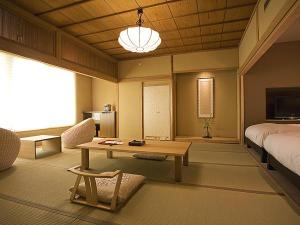 【富士見台/専有露天風呂付和洋室】広々とした室内