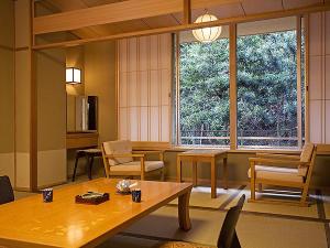 【富士見台/和室】窓の外には琴平山の緑が（一例）