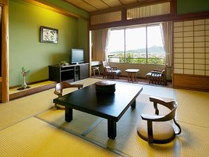 【別館・山翠閣/和室】門前町・琴平や庭園を眺める和室（一例）