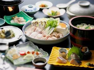 【肉質はしっかりと心地よい歯ごたえで、コクに富んだ味わいが魅力の讃岐コーチン（イメージ）】