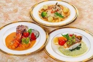 メインのお肉料理をお選びいただけます
