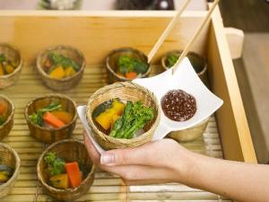 【朝食】メインは自慢の大きな蒸篭の温野菜！