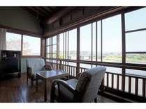 球磨川の美しい流れを十分にご堪能いただけます。