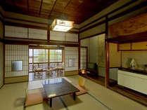 古都の趣が満喫できる数奇屋造りの和室。
