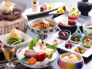 『ずらりと並んだ旅館料理は卒業！』新しい美味しさと楽しさを求めるお客様に支持されています
