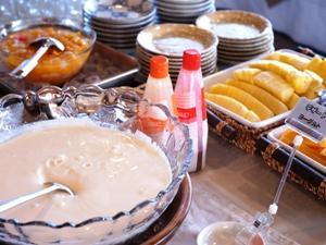 9階ガスライト　朝食バイキング　デザート・フルーツコーナーも充実