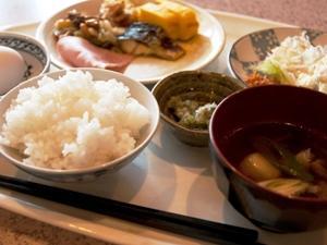 9階ガスライト　朝食バイキング　盛り付け例　朝はバランスよく食べて、今日も一日スタート！