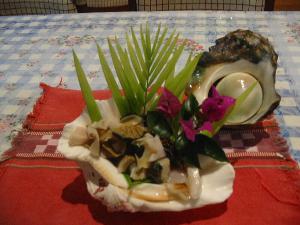 夜光貝のお刺身♪本土では滅多にお目にかかれない南の島の食材を召し上がれ♪