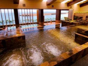 【淡路棚田の湯】淡路島の稲作に見られる棚田をモチーフにしたオープンエアの湯殿