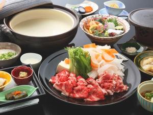 イソフラボンがたっぷり、豆乳しゃぶしゃぶ鍋コース（鍋ダイニング・いいそ）