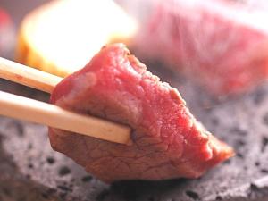淡路島ブランド“淡路牛”を石焼でお好みの焼き加減に