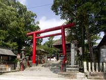 【青井阿蘇神社】禊橋と同じ朱塗りがとても栄える大鳥居