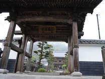 【永国寺】「幽霊の掛け軸」が寺宝として残されています。
