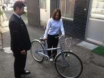 レンタサイクルの取り扱いを丁寧に説明してくれます