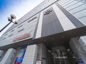桃太郎大通りに面したホテル入口
