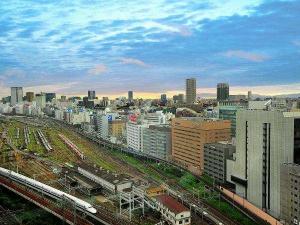 ■客室からの眺め。隣はすぐ品川駅！冬には富士山が正面に望めます！