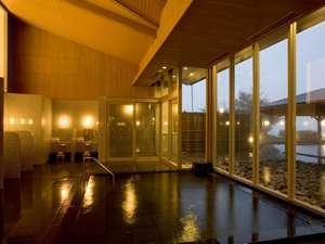 ★「湖畔の湯」の内風呂