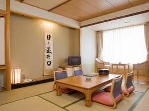 十勝岳や白金渓谷を眺める【本館客室】。