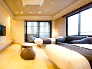 【和洋室：羽衣】　角部屋の窓からは由布岳が望めます。
