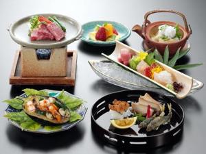 品数は控えめに上質な味わい「季節の少量美味懐石」　春夏　（料理イメージ）