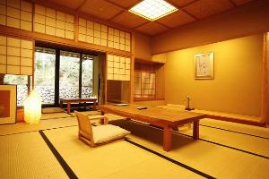 露付客室『湯山もみじ』