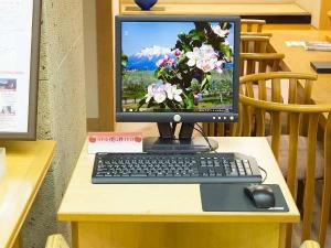 無料閲覧可能なパソコンがロビーにございます
