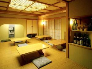 和食処「つがる野」は、落ち着いた雰囲気が自慢。地酒のご用意も豊富！二次会の後のラーメンも美味！