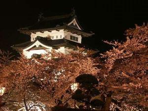 【弘前さくら祭り】夜の天守閣お城アップ。（過去に開催したときの画像）