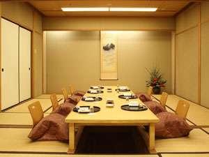 ２階京料理「業平」の会食場