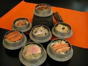 当ホテル自慢の釜飯７種類です