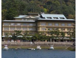 宮島桟橋と厳島神社の中間に位置するみや離宮