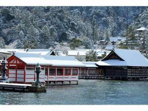 ごくまれに、宮島にも雪が降ります。