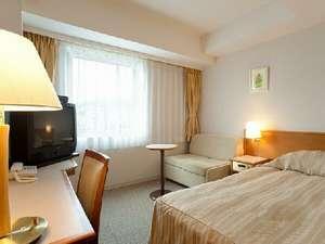 ■デラックスシングル■　ソファー付の広めなお部屋で、ゆったりとおくつろぎいただけます