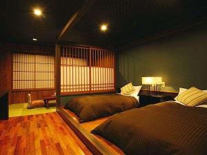 【居心地を追求した準特室～久遠倶楽部～】洗練されたデザインと落ち着いた色調が特徴のお部屋