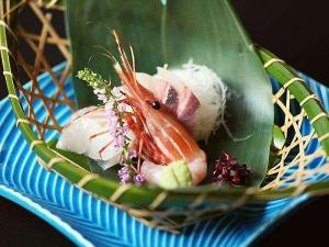 【日本海の幸を使用した新鮮刺身】プリプリとした食感の新鮮なお刺身を味わい下さい