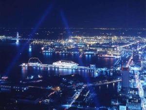 大桟橋‐山下公園・・まさに「ブルーライトヨコハマ」
