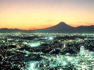 神奈川を一望！夕焼けと富士山をバックに・・・