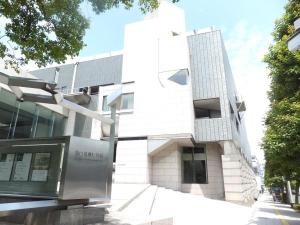 岡山県立美術館　当館から徒歩15分。
