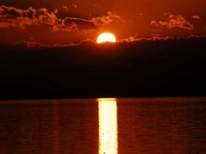網走湖に沈む夕日